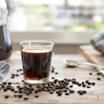 Café cold brew avec grains de café